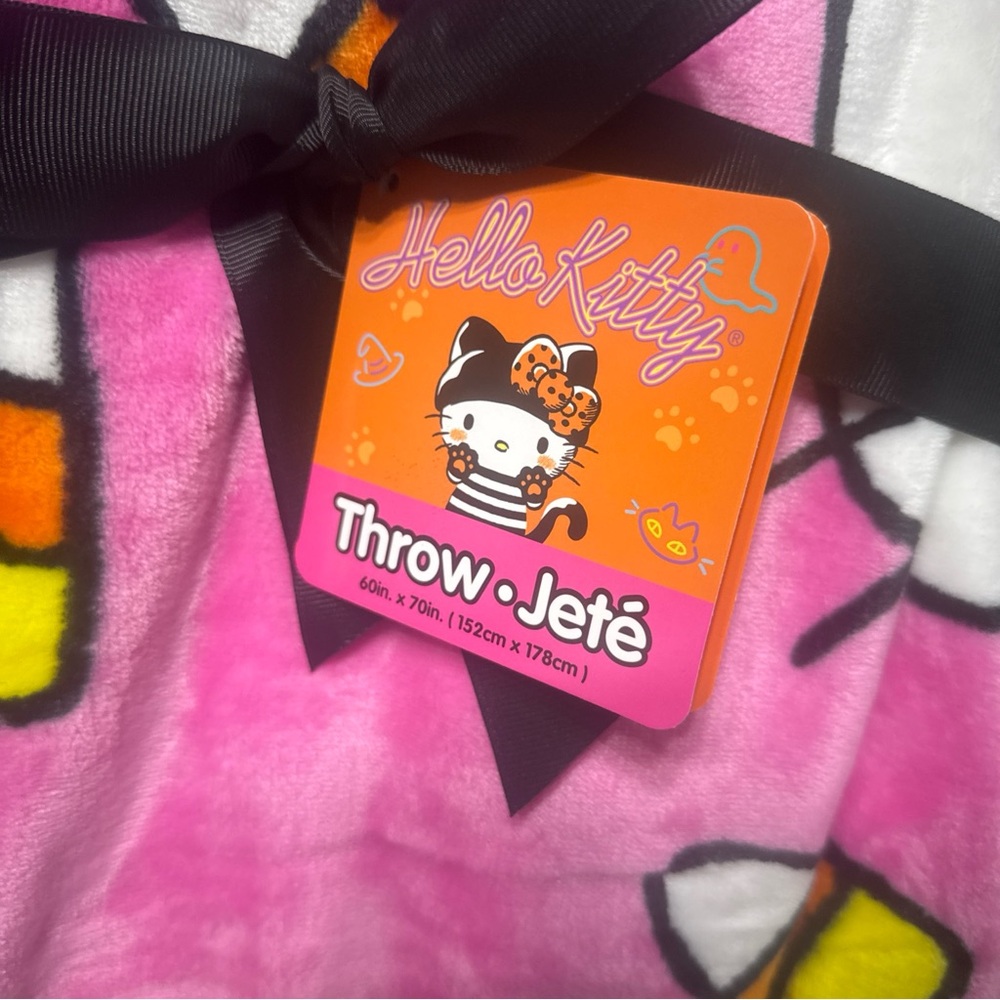 New Hello Kitty & Candy Corn Pink Halloween 60" x 70" Plush Throw Blanket - Picture 4 of 7